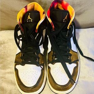 Authenticity Guarantee
Nike Air Jordan 1 Mid SE Wear Away Orange GS Multi